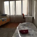 Bedroom In Central Geneva - Women Only